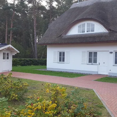 Weisses Traumhaus Glowe